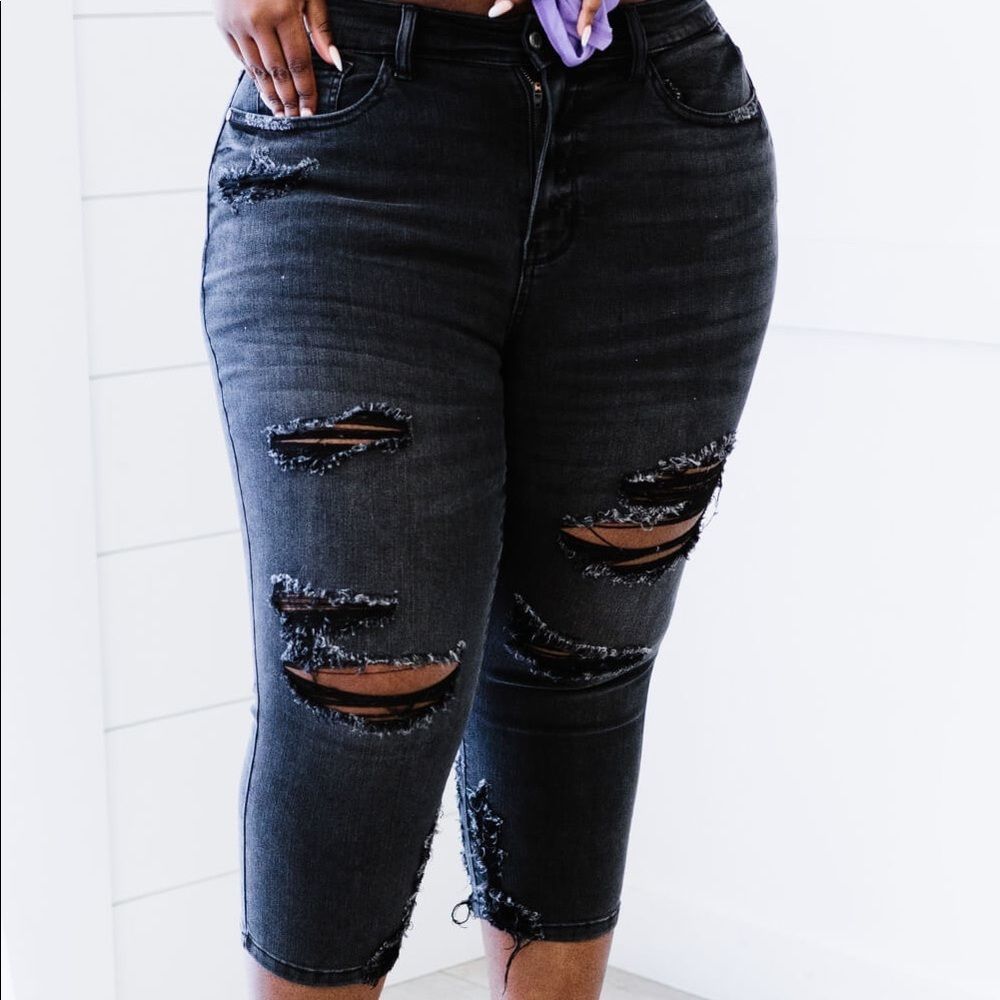 New! 💕 Judy Blue Stand By You High Waist Distressed Capri